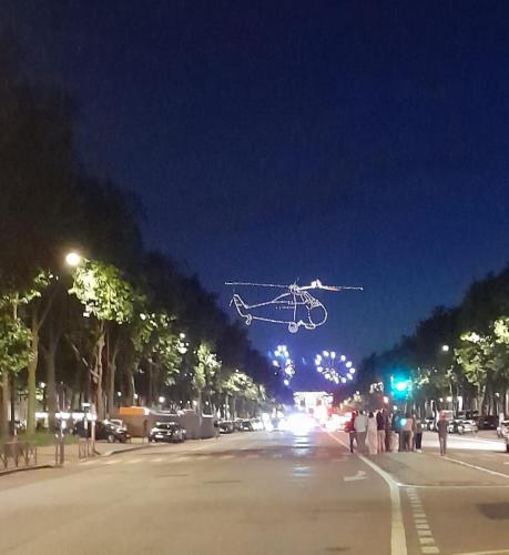 Un ciel illuminé par l'AAE